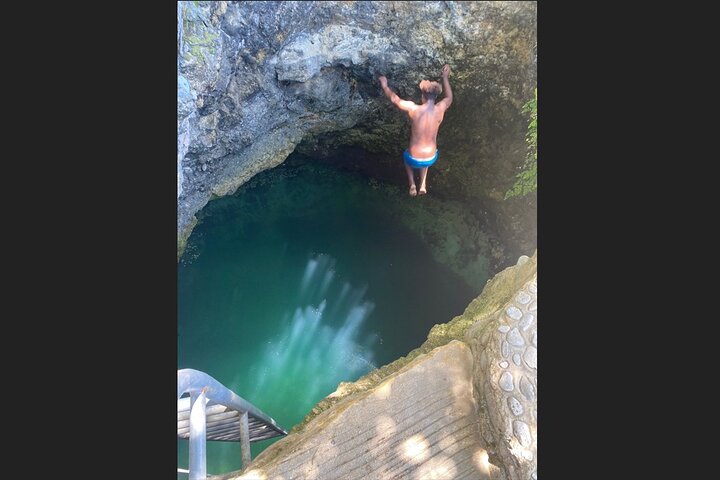 Transportation to Blue Hole Negril - Image 1