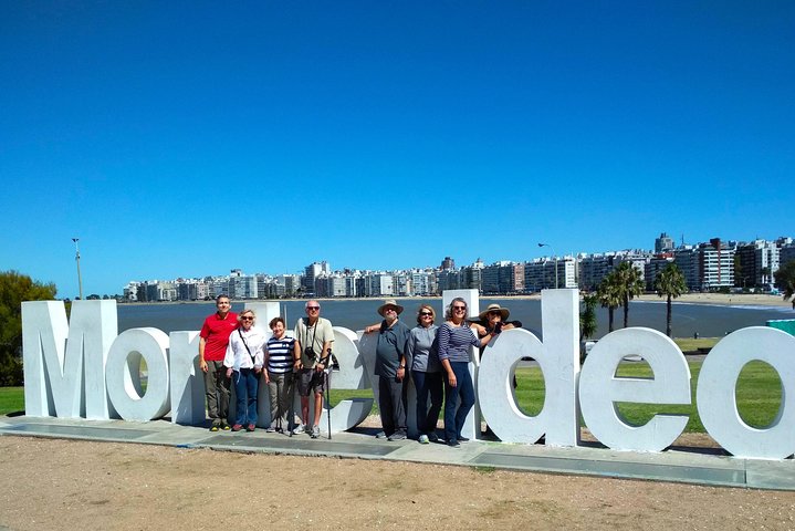 Montevideo customized tour by a family group sharing a home babecue lunch - Image 3