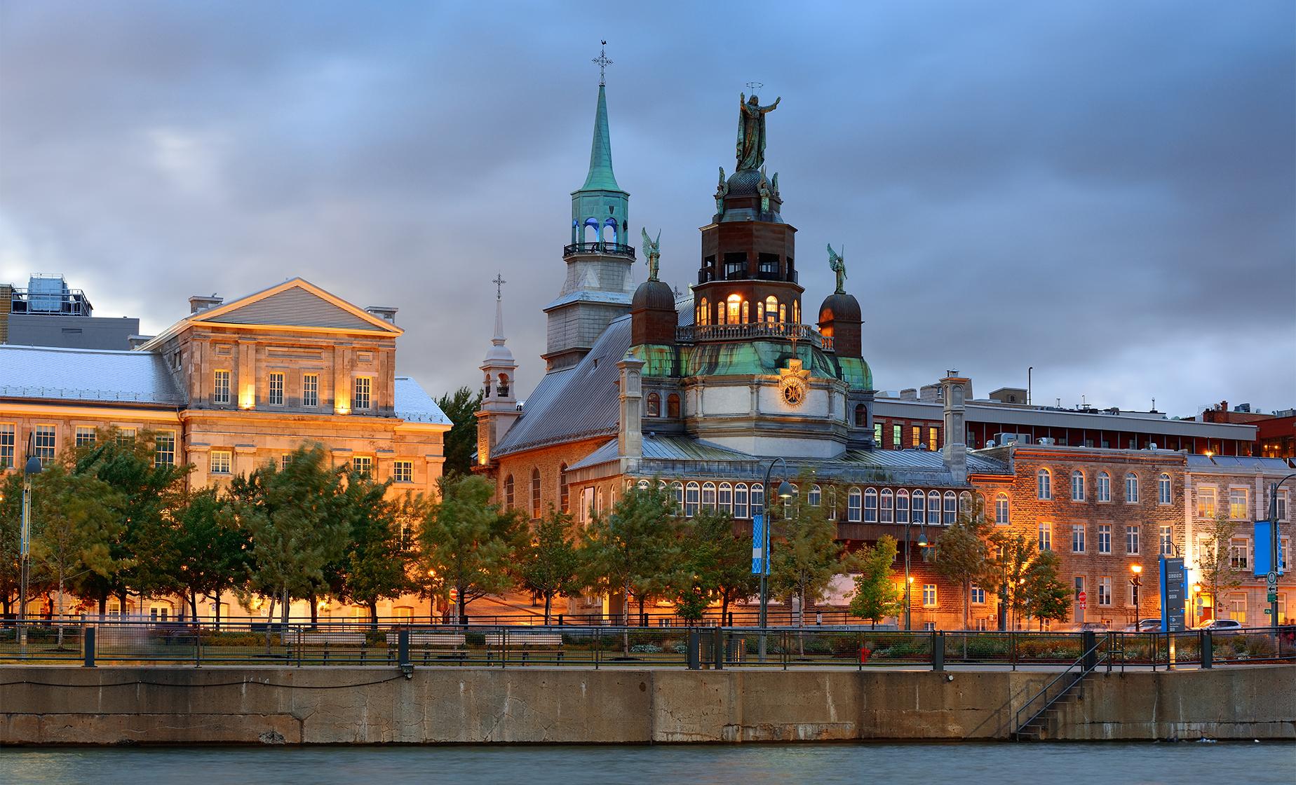 Montreal Evening Bus Tour - Image 1