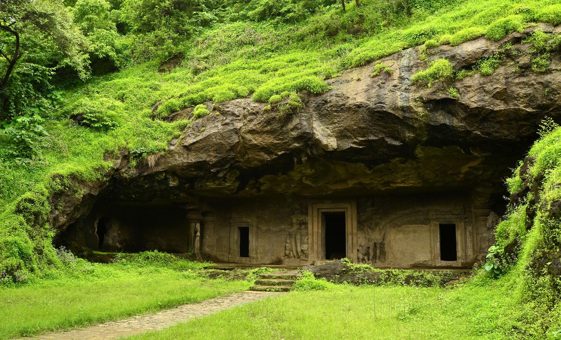 Journey to Elephanta Caves - Image 1