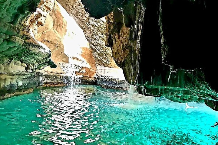2 days and 1 night Private Tour in Wadi Shab to Wahiba Sands Desert - Image 3