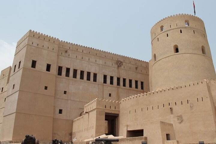 2 Days Nizwa, Wahiba Sands and Wadi Shab Package - Image 4