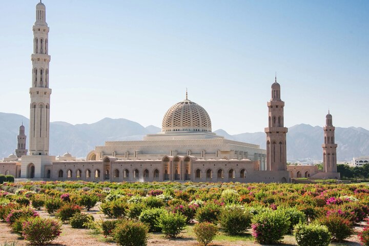 4-Hour Tour to Grand Mosque Nakhal Fort and Nakhal Hotspring - Image 1