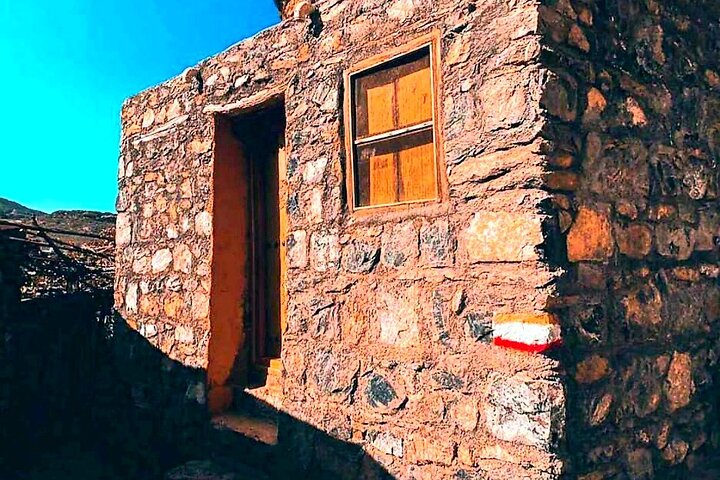 8-Hour Private Guided Jebel Akhdar Tour  - Image 1