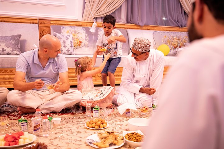 Authentic Omani Home Dining - Image 2