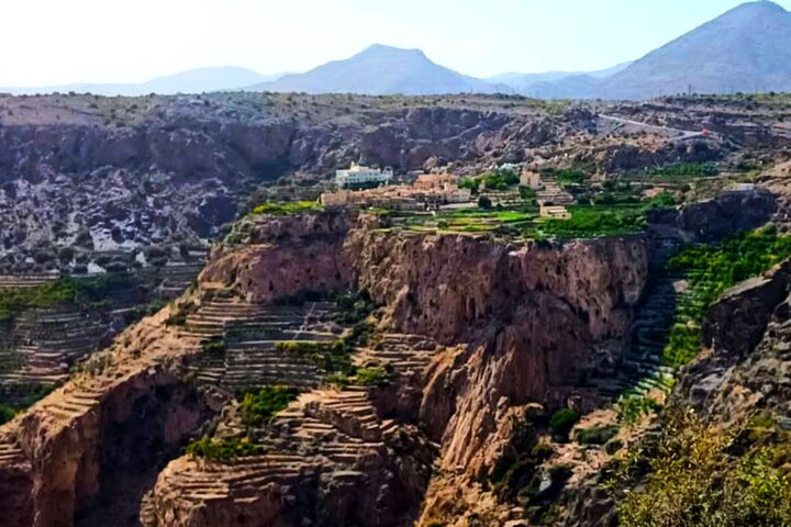 Birkat Al Mouz & Jebel Akhdar Oman full day adventure tour - Image 4
