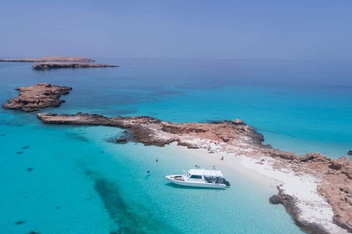 Cruises to Daymaniyat & Snorkeling - Image 3