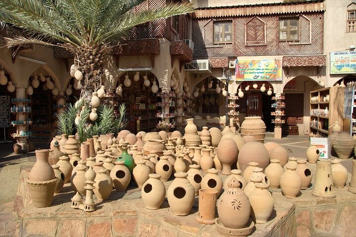Discover Nizwa Castle and the market - Image 3