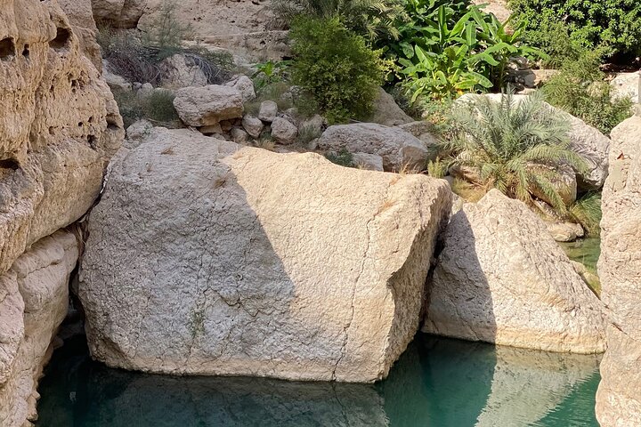 Discover Wadi Shab by a Professional Omani Guide  - Image 4