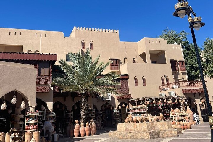 Exploring Oman - Nizwa Souq, Misfah Al Arbyeen, and Jebel Shams - Image 4