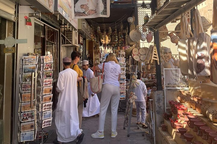 Exploring Oman - Nizwa Souq, Misfah Al Arbyeen, and Jebel Shams - Image 3