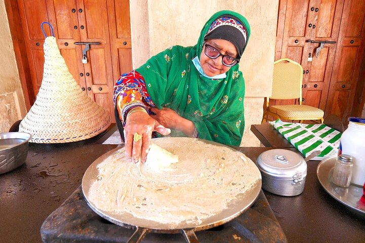 Exploring Oman - Nizwa Souq, Misfah Al Arbyeen, and Jebel Shams - Image 5