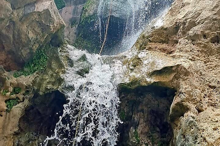 Full-Day Private Wadi Tiwi Adventure - Image 4