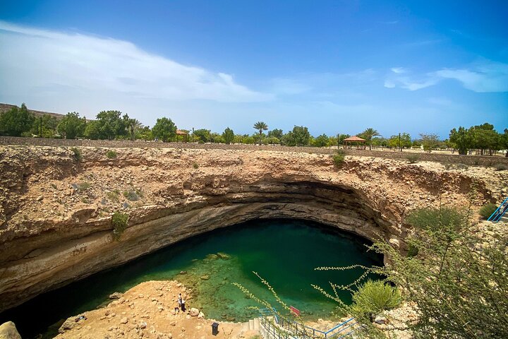 Full-Day Wadi Shab and Bimmah Sinkhole Private Tour - Image 3