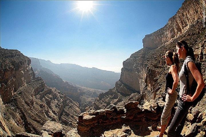 Jabl Shams and Nizwa private and custom tour - Image 1