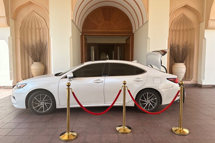 Luxury transfer from the airport to the hotel - Image 1