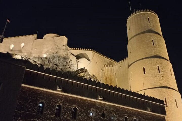Muscat by Night Private Taxi Tour - Image 1
