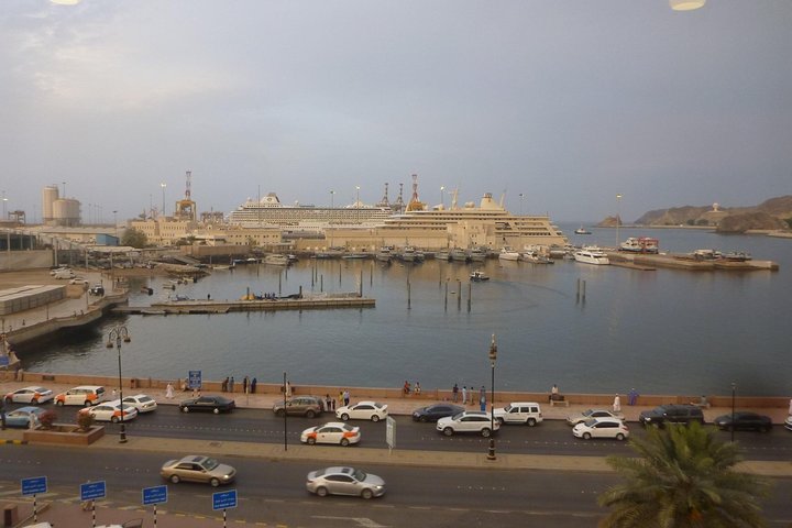 Muscat City Tour frensh or Italien Guide - Image 4