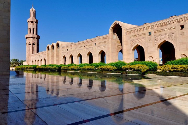 Muscat City Tour frensh or Italien Guide - Image 1