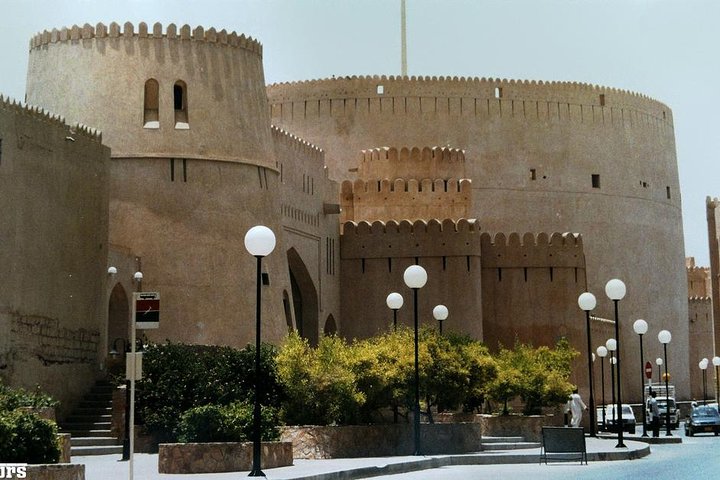 Nizwa , Bahla and Jabrin fort for Kids - Image 1