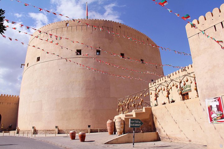 Nizwa & Bahla Forts, Jabreen Castle - Historical Tour from Muscat - Image 3