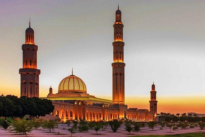 Nizwa Fort & Live cattle market only Friday -Bahla-Jabreen Castle -Full day Tour - Image 4