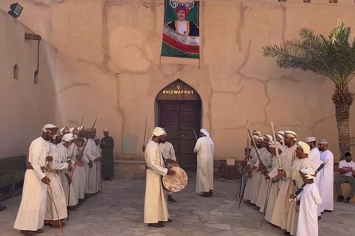 Nizwa Fort-Nizwa Souq-Birkat Al Mouz-Jebel Akhdar - Private Full Day Tour - Image 2