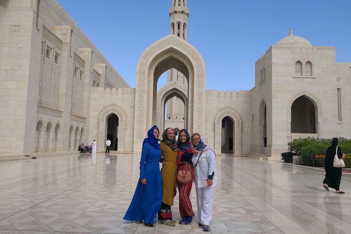 Premium Muscat half day excursion-Italian guide - Image 5