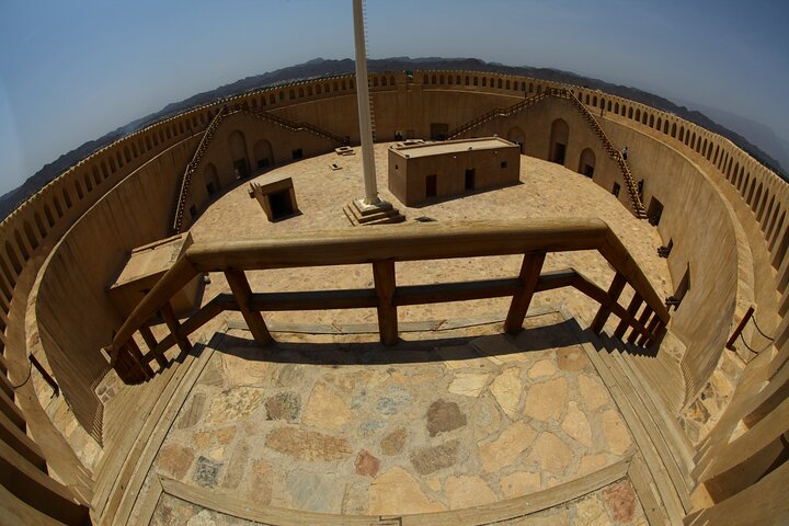 Private 2-Day Guided Tour with Nizwa Friday Market Visit - Image 5