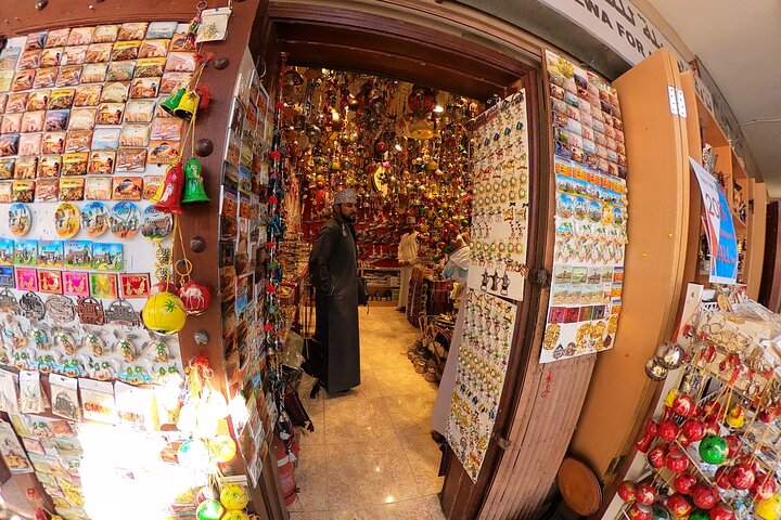 Private 2-Day Guided Tour with Nizwa Friday Market Visit - Image 4