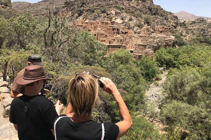 Private Day Trip to Nizwa, Jabal Akhdar (Green Mountain) & Birkat Al Moz - Image 1