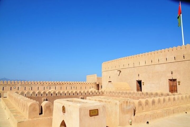 Private Day Trip to Wadi Al Hoqain & Al Hazm Castle  - Image 4