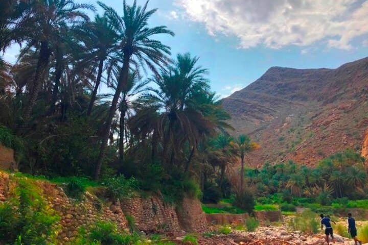 Private Day Trip to Wadi Hawir Hiking & Swimming  - Image 5