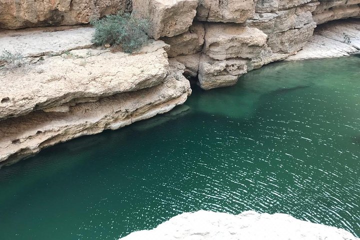 Private Day Trip to Wadi Shab & Bimmah Sinkhole Price Up To 5 Persons  - Image 4