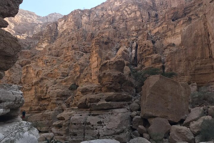 Private Day Trip to Wadi Shab & Bimmah Sinkhole Price Up To 5 Persons  - Image 3