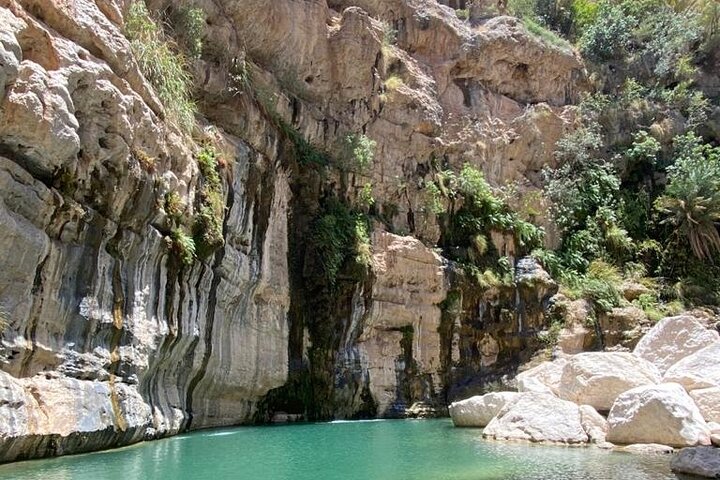 Private Day Trip to Wadi Tiwi (Wadi Mibam) & Bimmah Sinkhole - Image 1