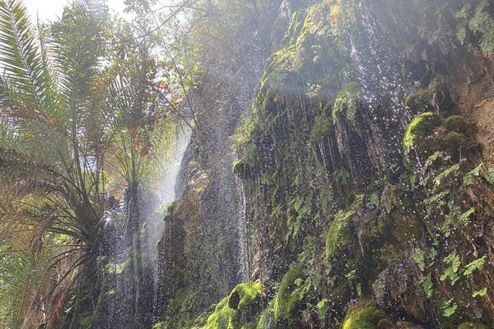 Private Day Trip to Wadi Tiwi (Wadi Mibam) & Bimmah Sinkhole - Image 2