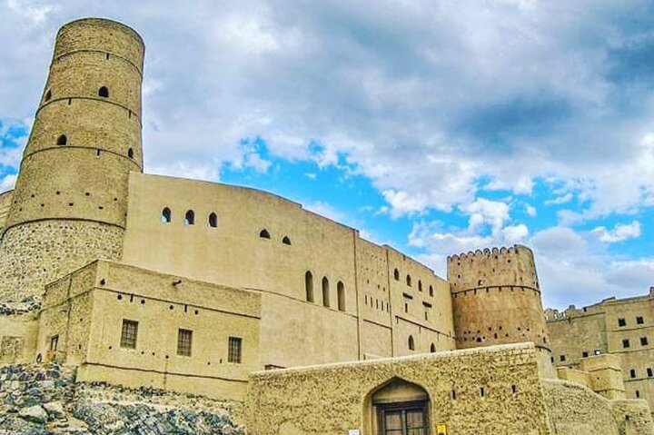 Private Full Day Nizwa Fort Nizwa Souq Bahla Fort Jabreen Castle - Image 5