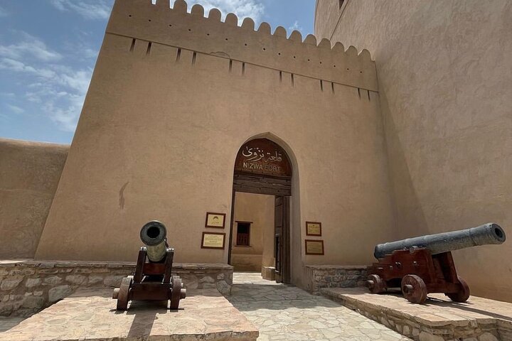 Private Full Day Nizwa Fort Nizwa Souq Bahla Fort Jabreen Castle - Image 1