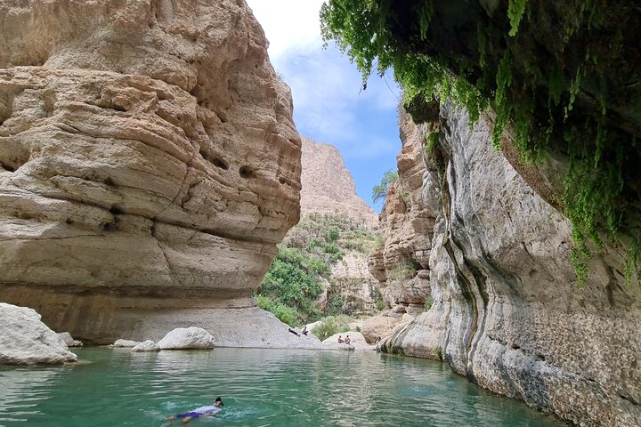 Private Full-Day Wadi Tiwi and Bimmah Sinkhole Tour from Muscat - Image 5