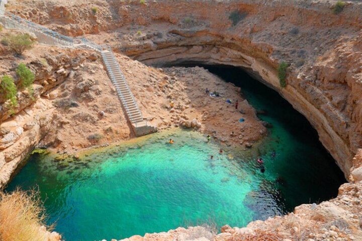 Private Tour in Wadi Shab and Bimmah Sinkhole - Image 4
