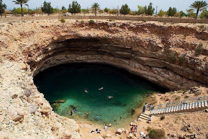 Private Tour in Wadi Shab and Bimmah Sinkhole - Image 3