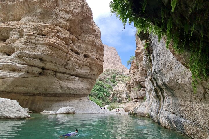 Private Wadi Tiwi - Bimmah Sinkhole - White Sand Beach - Full Day Tour - Image 4