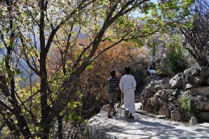 Wadi Abyadh and Wekan Village from Muscat - Image 3