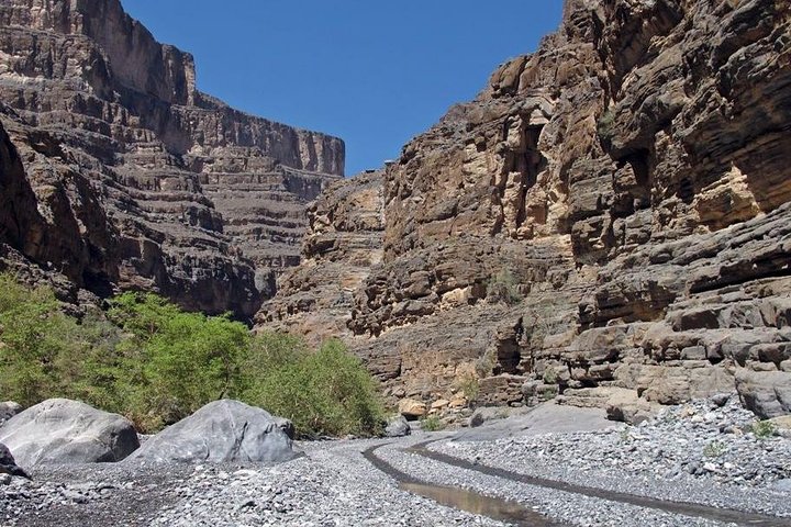 Wadi Sahtan (Day trip from Muscat) 4WD �Mandoos-The Chest of Oman - Image 4