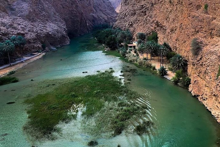 Wadi Shab a full day + free lunch + sinkhole - Image 1