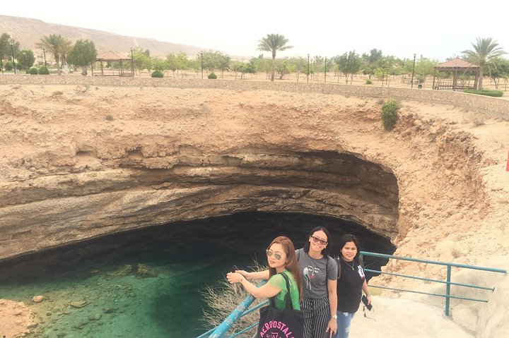 Wadi Shab a full day + free lunch + sinkhole - Image 3