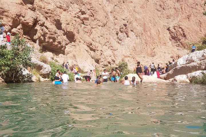 Wadi shab & sinkhole - Image 4