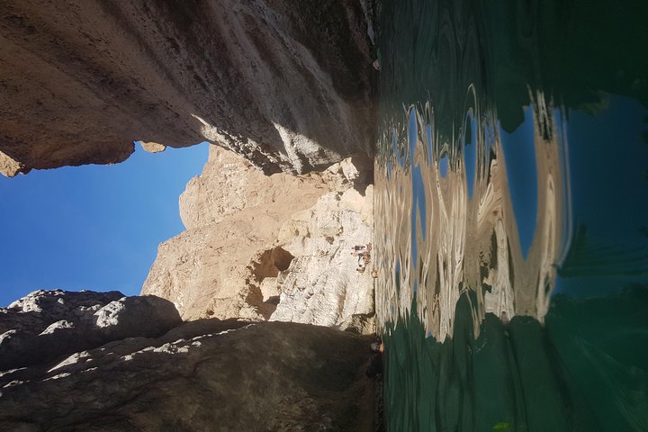 Wadi shab & sinkhole - Image 3
