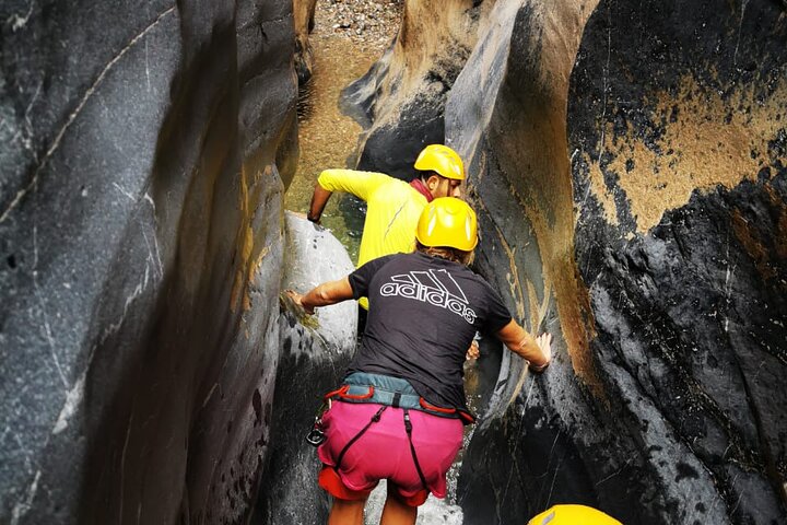 Wadis Around Oman 3 Days \ 2 nights - Image 2